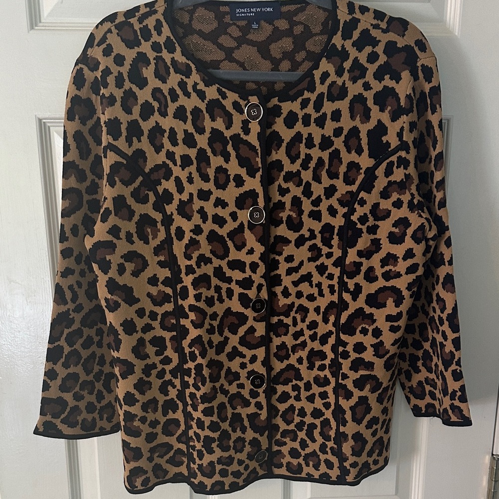 Jones New York Animal Print Cardigan/Jacket size large.